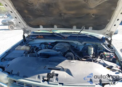 2001 Chevrolet Silverado 1500 из США, поврежденный, VIN 1GCEC19V81Z253937